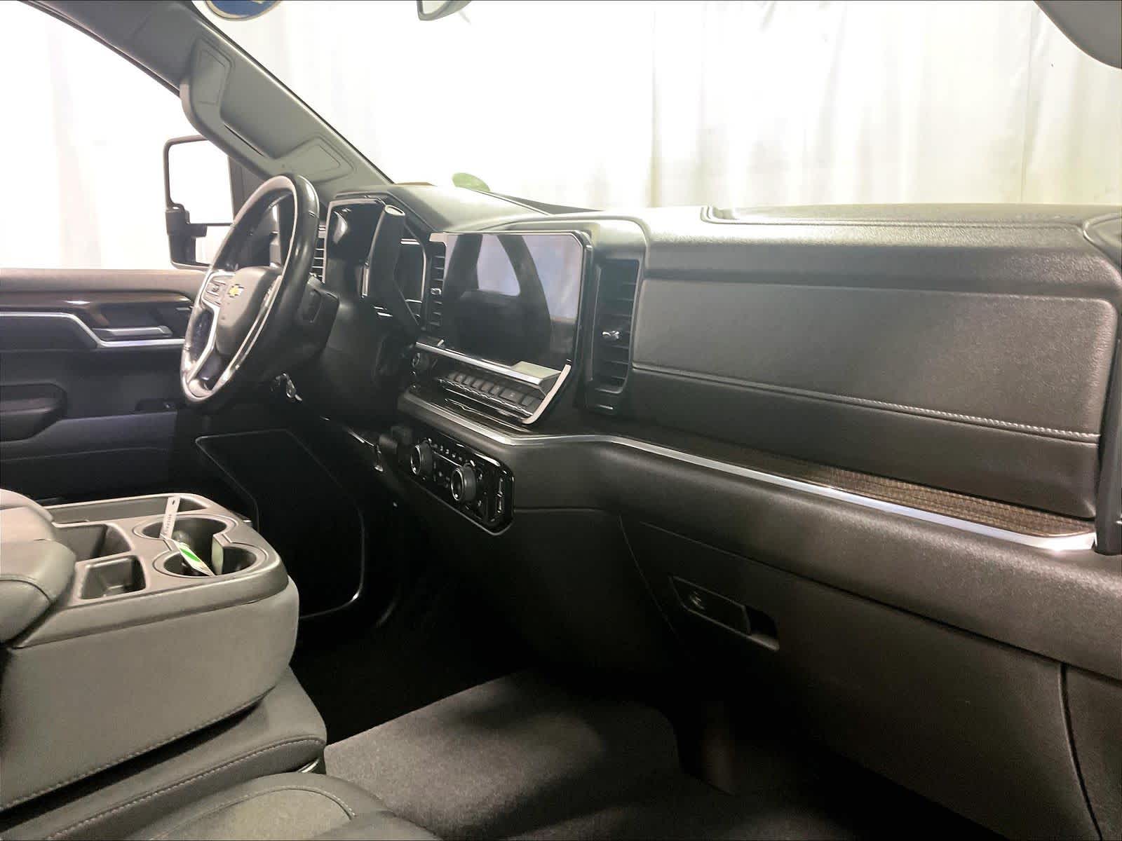 2022 Chevrolet Silverado 1500 LT - Photo 14