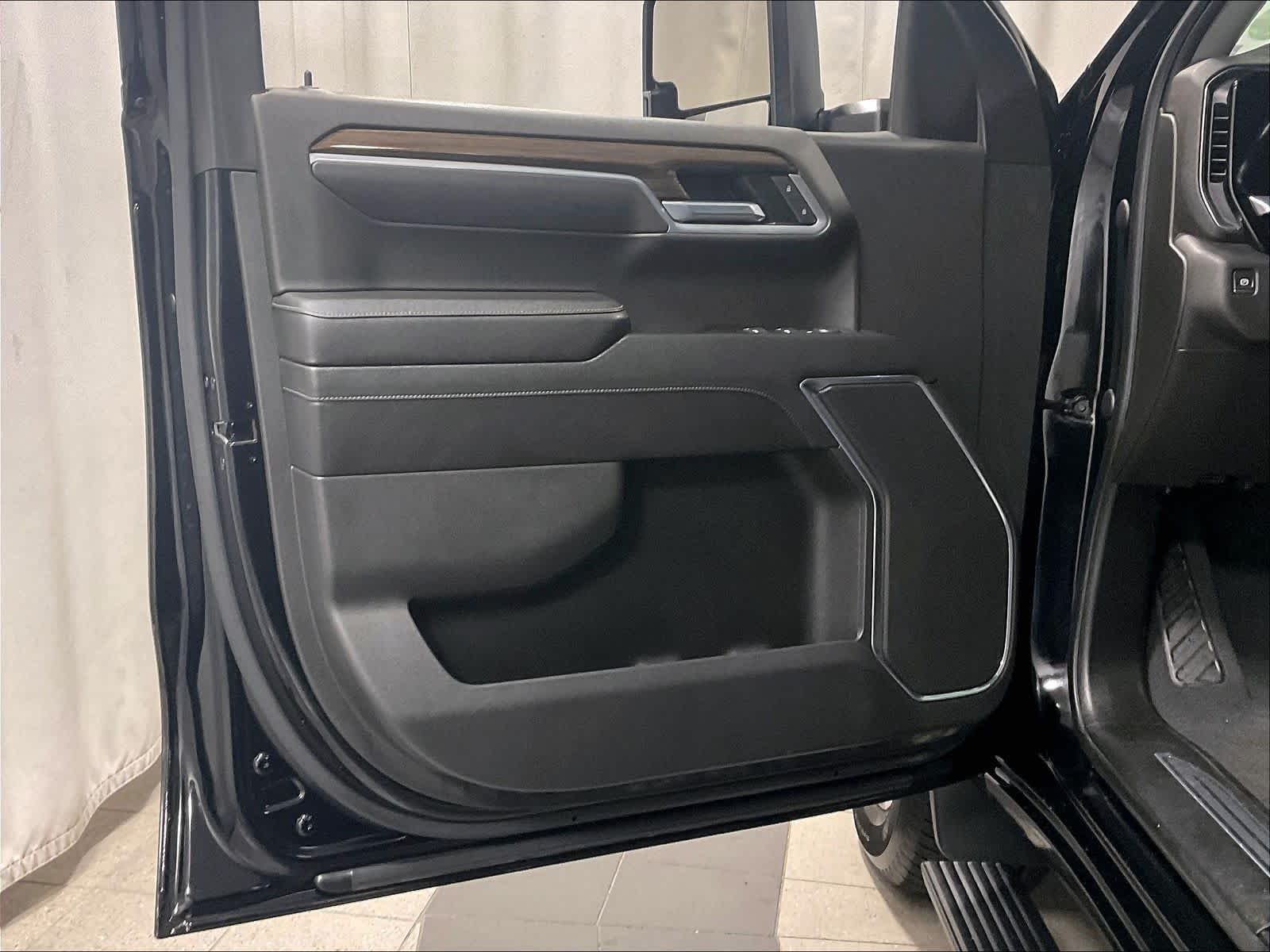 2022 Chevrolet Silverado 1500 LT - Photo 9