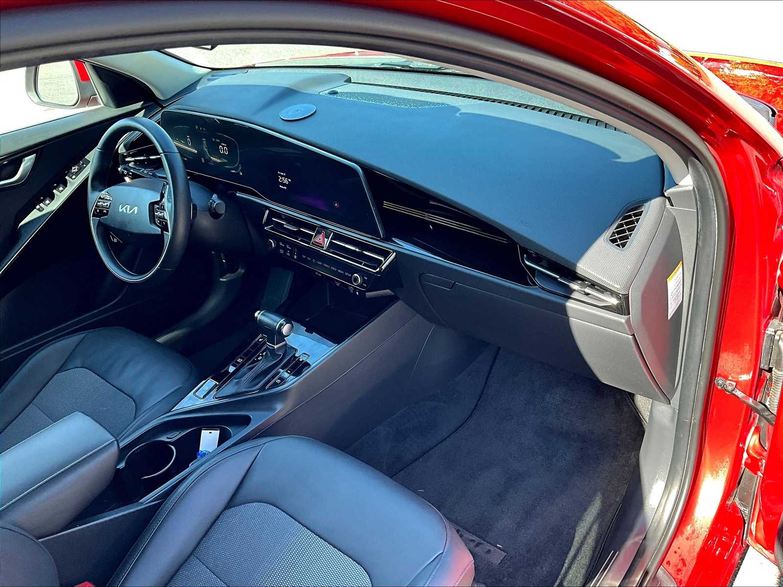 2023 Kia Niro EX - Photo 14