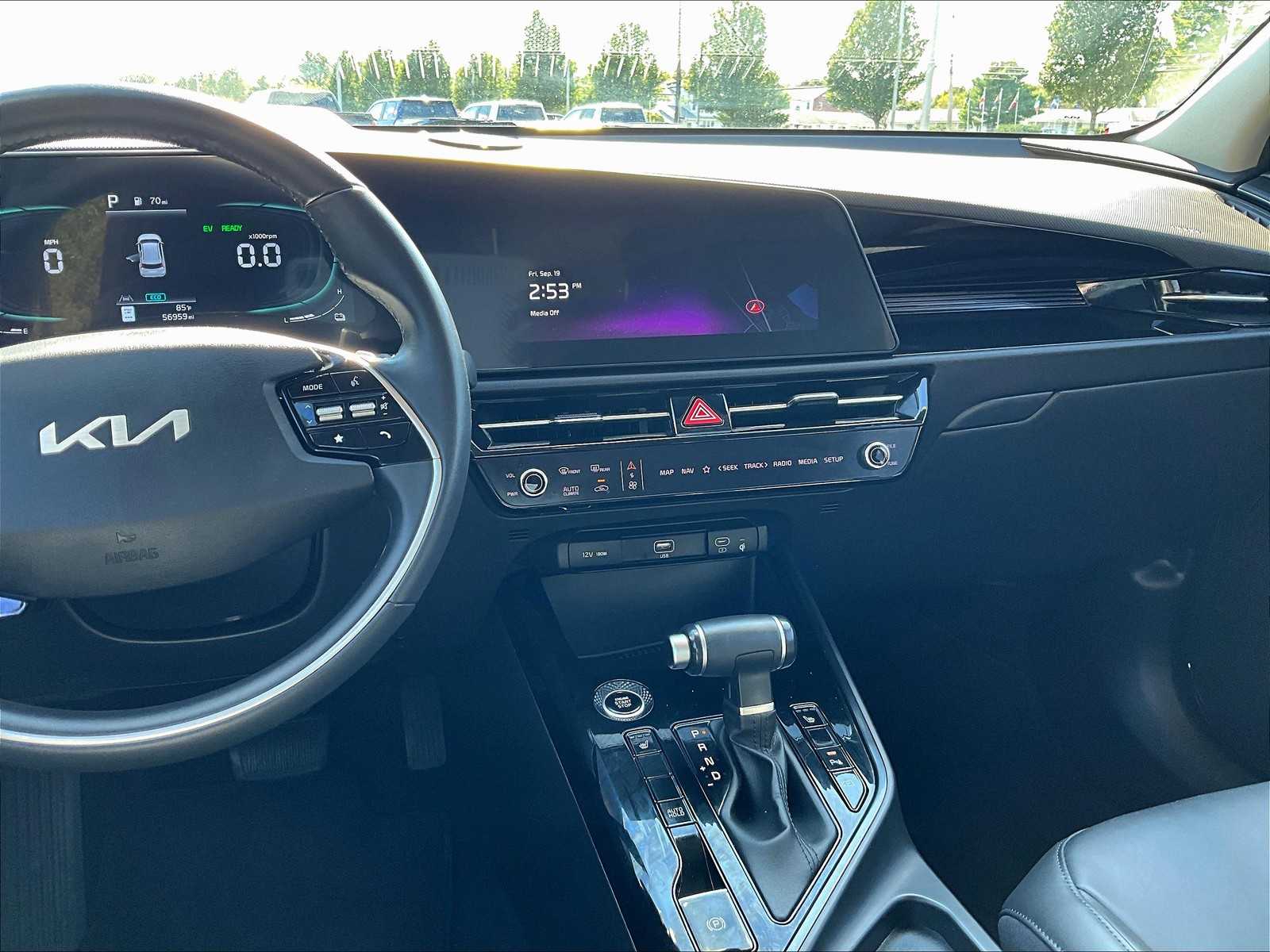2023 Kia Niro EX - Photo 18