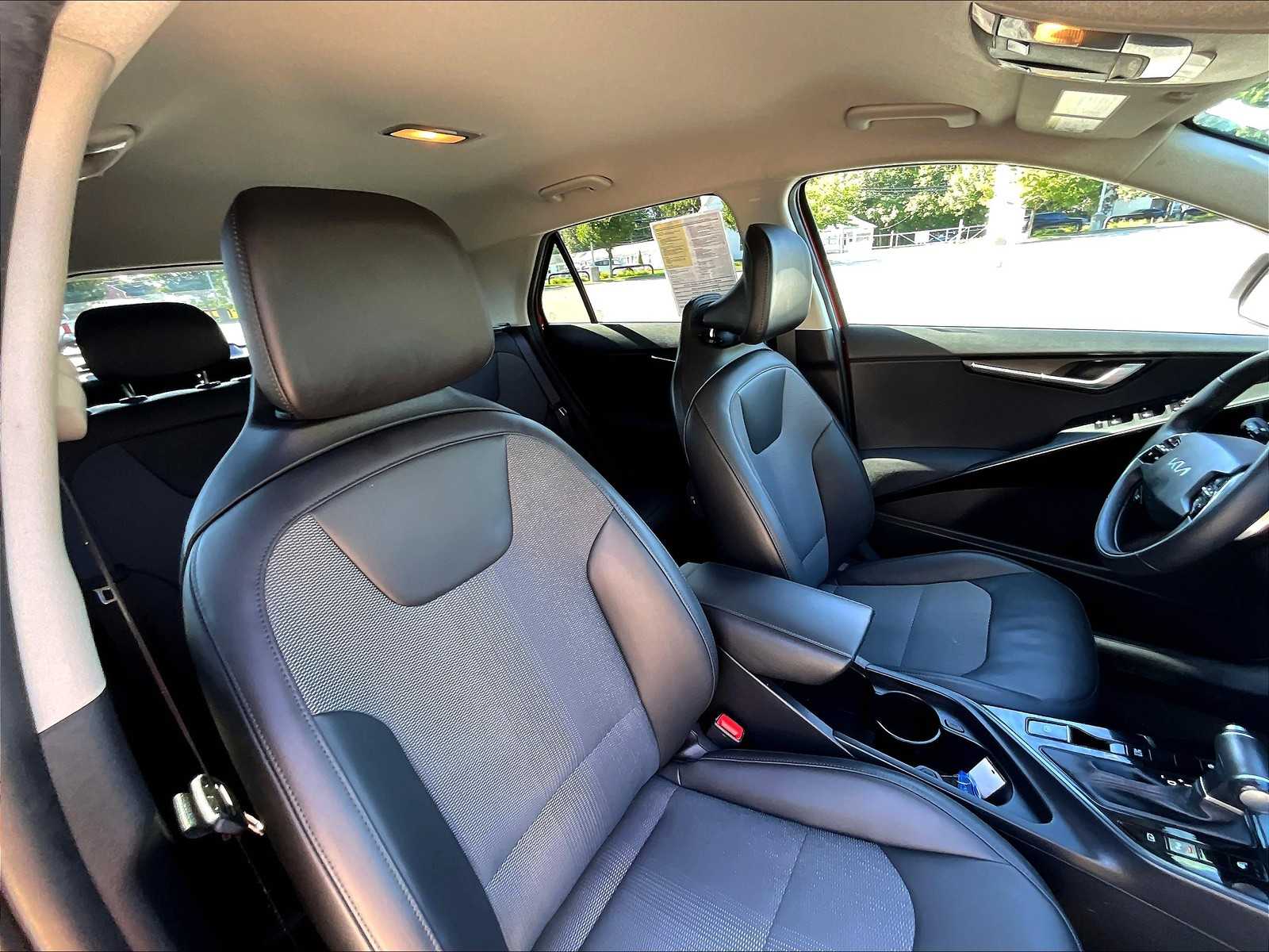 2023 Kia Niro EX - Photo 22