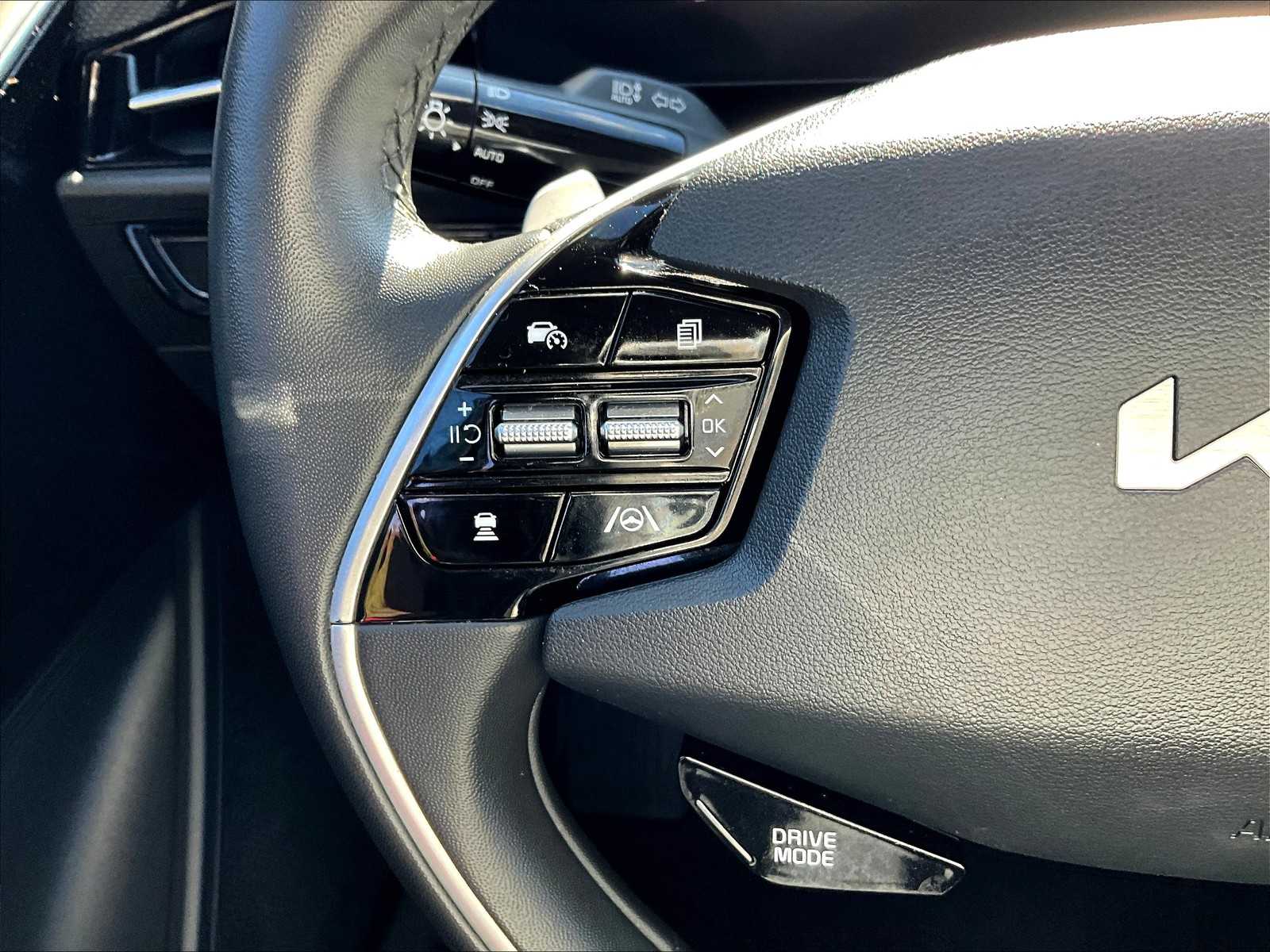 2023 Kia Niro EX - Photo 23