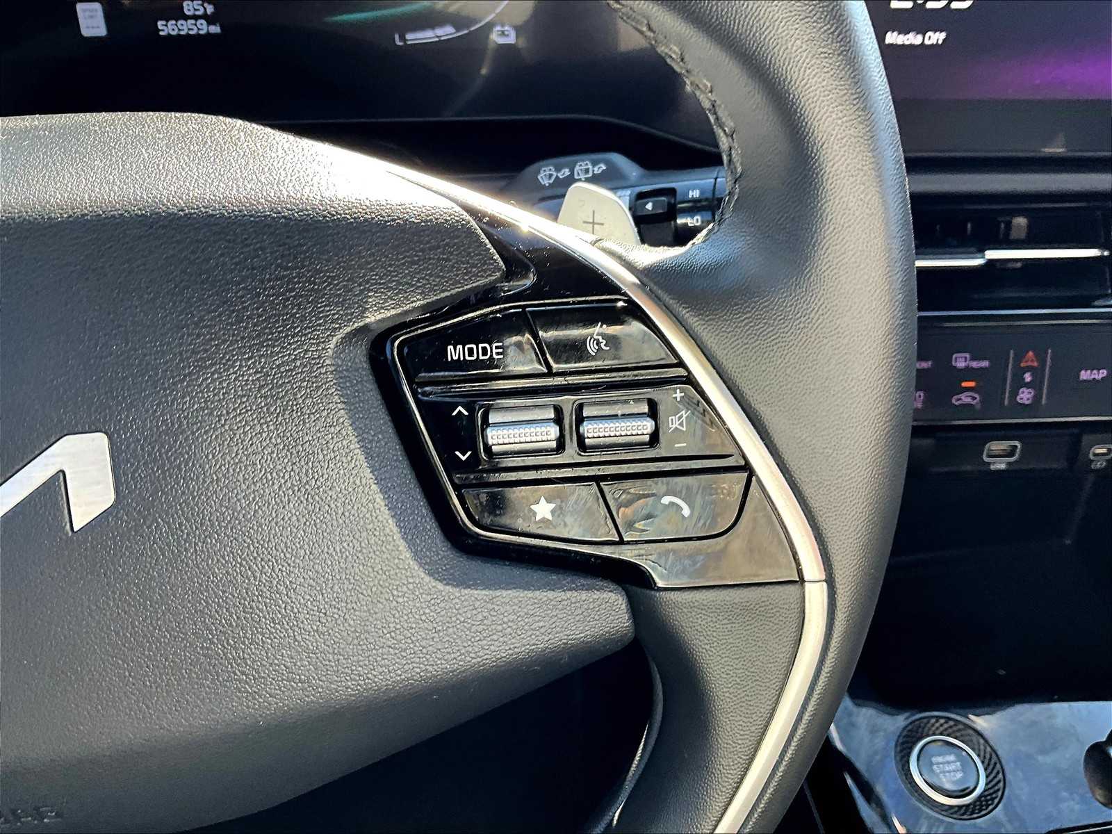 2023 Kia Niro EX - Photo 24