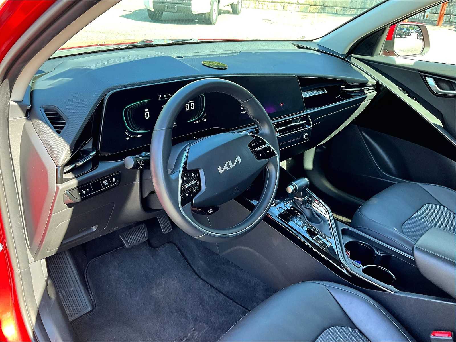 2023 Kia Niro EX - Photo 8
