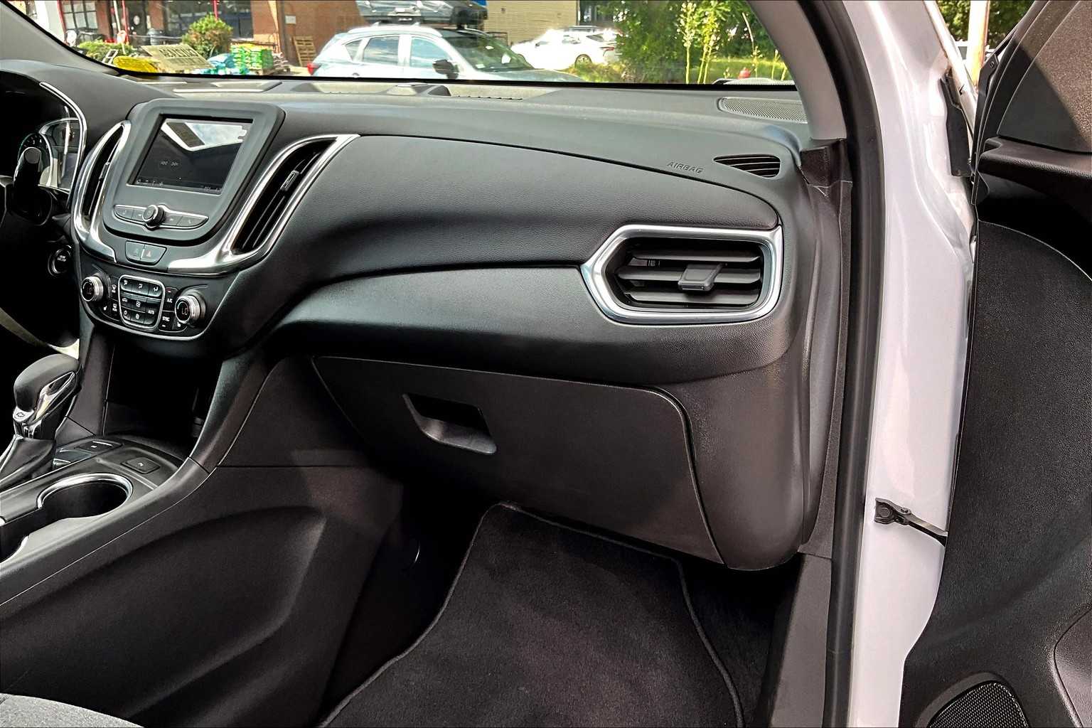 2022 Chevrolet Equinox LT - Photo 13