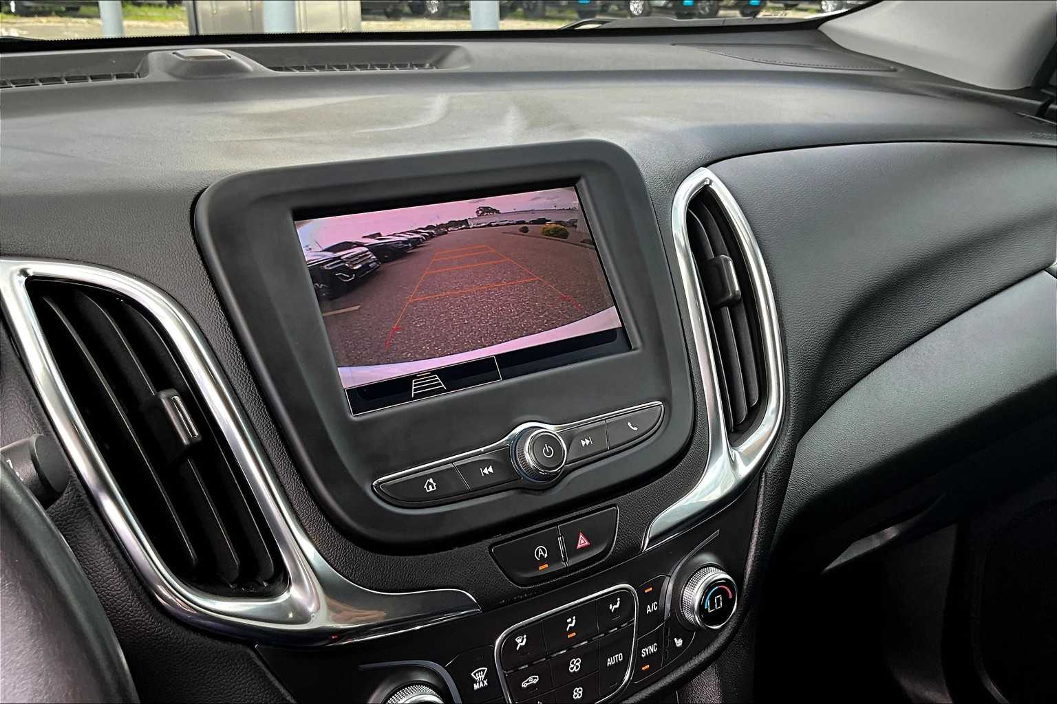 2022 Chevrolet Equinox LT - Photo 19