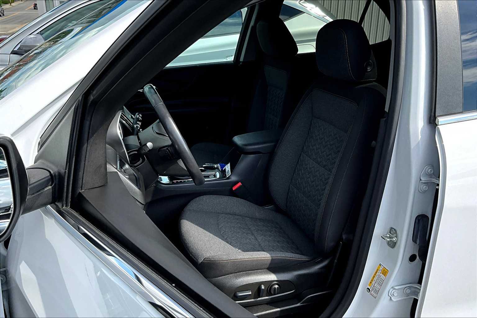2022 Chevrolet Equinox LT - Photo 10