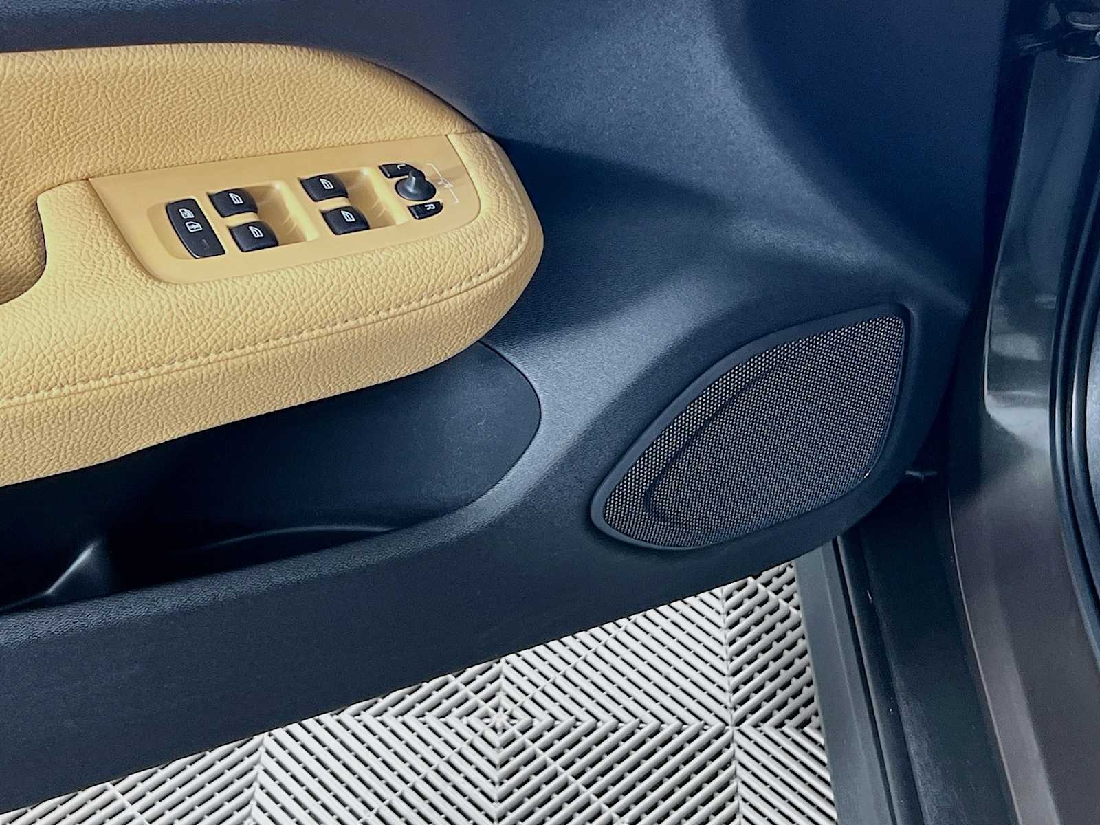 2020 Volvo V60 Cross Country  - Photo 18