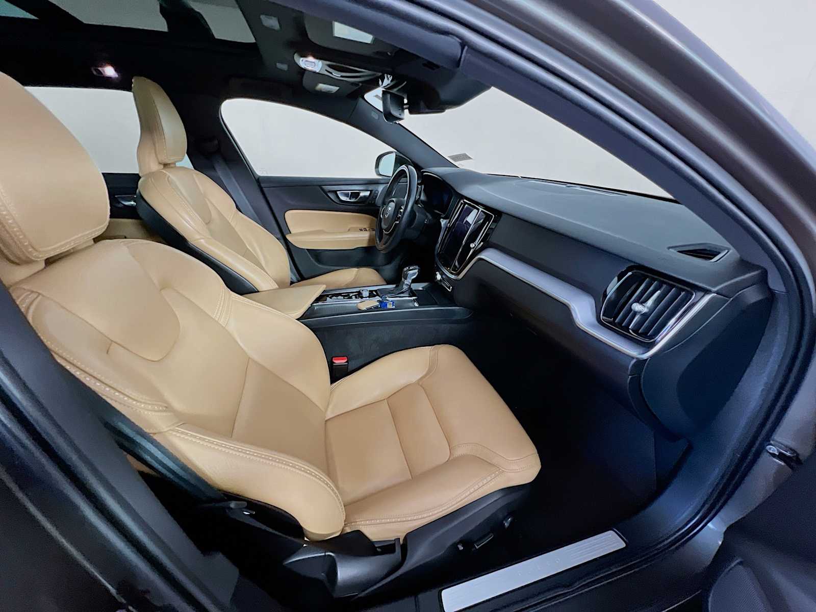 2020 Volvo V60 Cross Country  - Photo 27