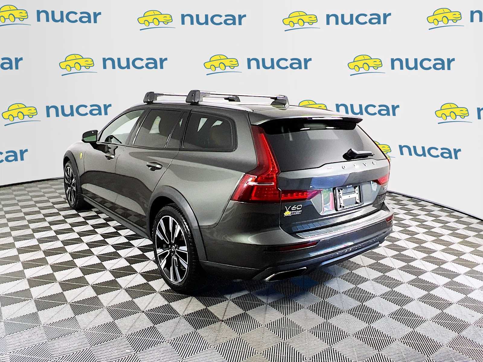 2020 Volvo V60 Cross Country  - Photo 5