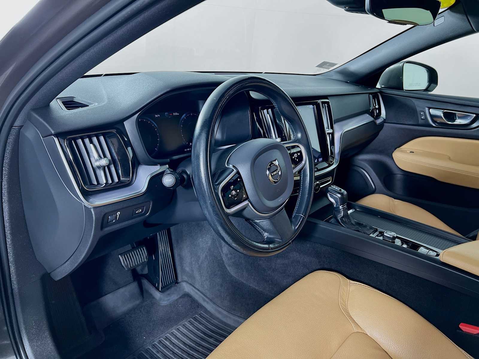 2020 Volvo V60 Cross Country  - Photo 9