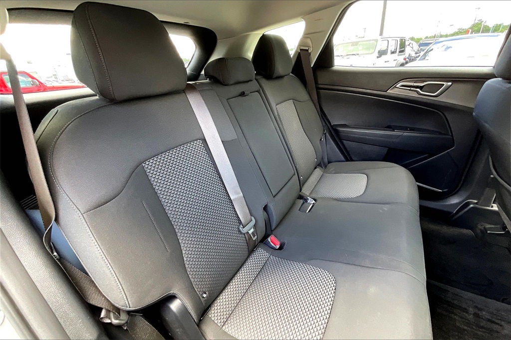 2023 Kia Sportage Hybrid LX - Photo 15