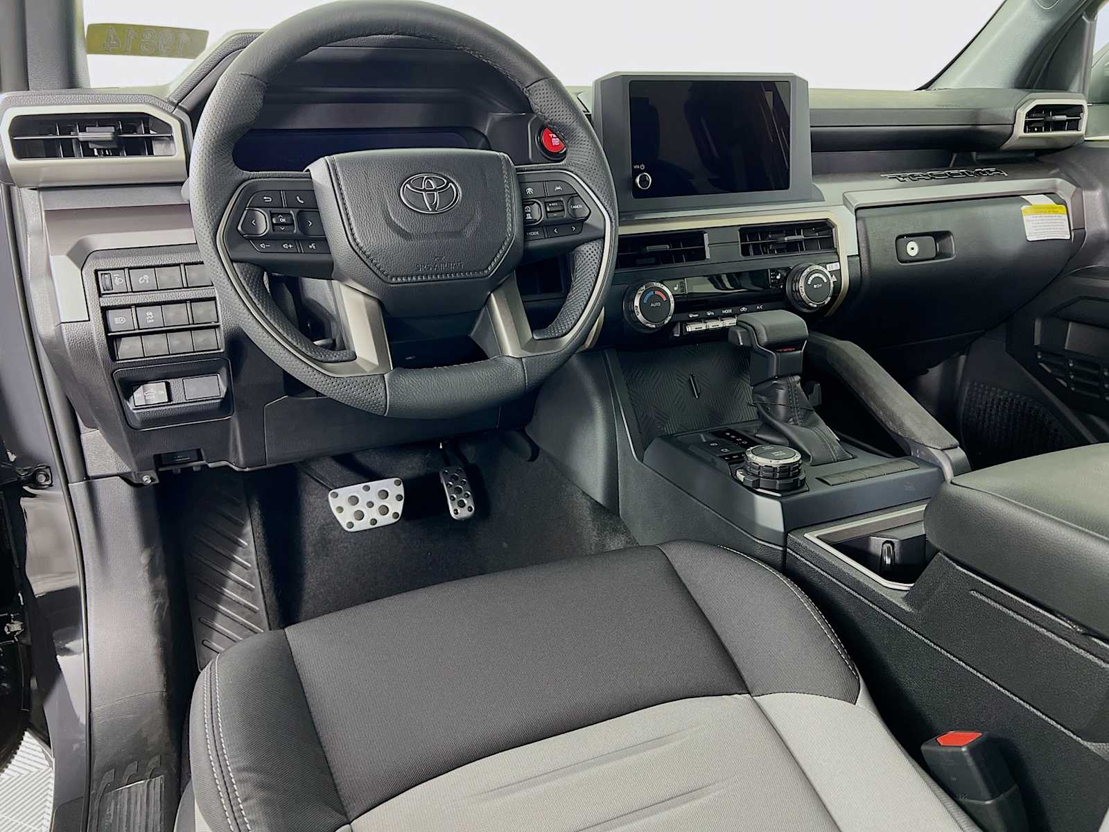 2025 Toyota Tacoma TRD Sport - Photo 6