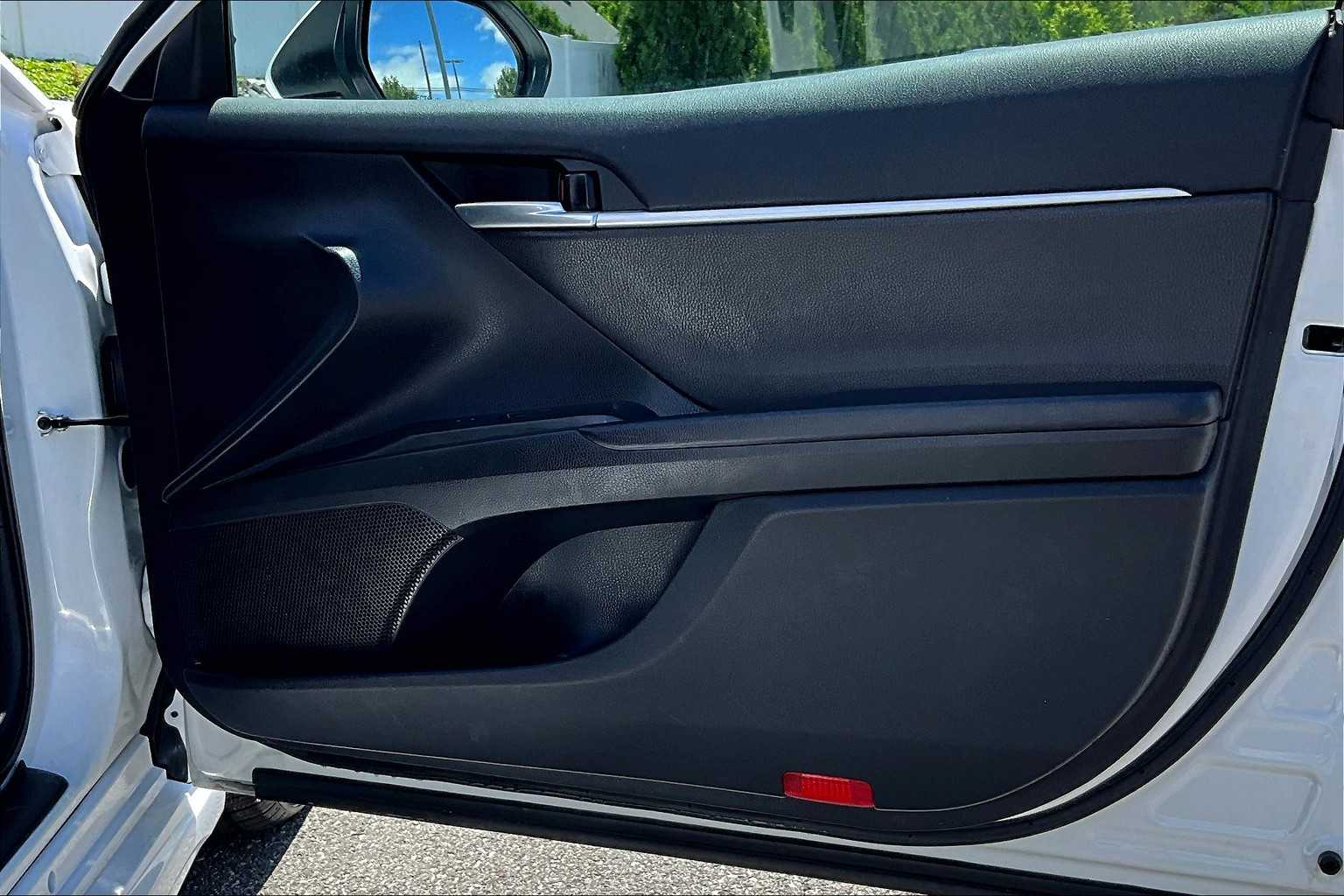 2023 Toyota Camry SE - Photo 12