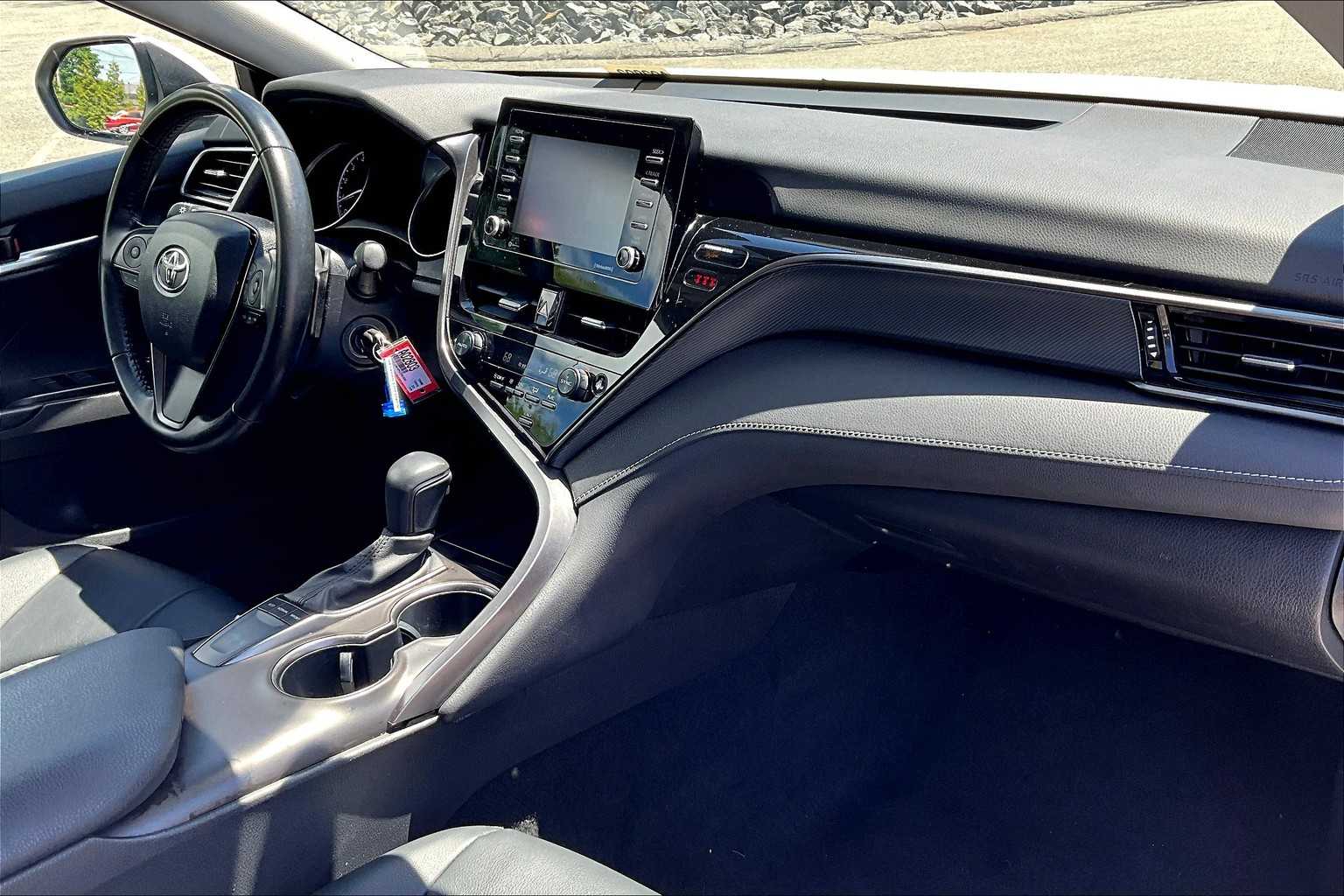 2023 Toyota Camry SE - Photo 14