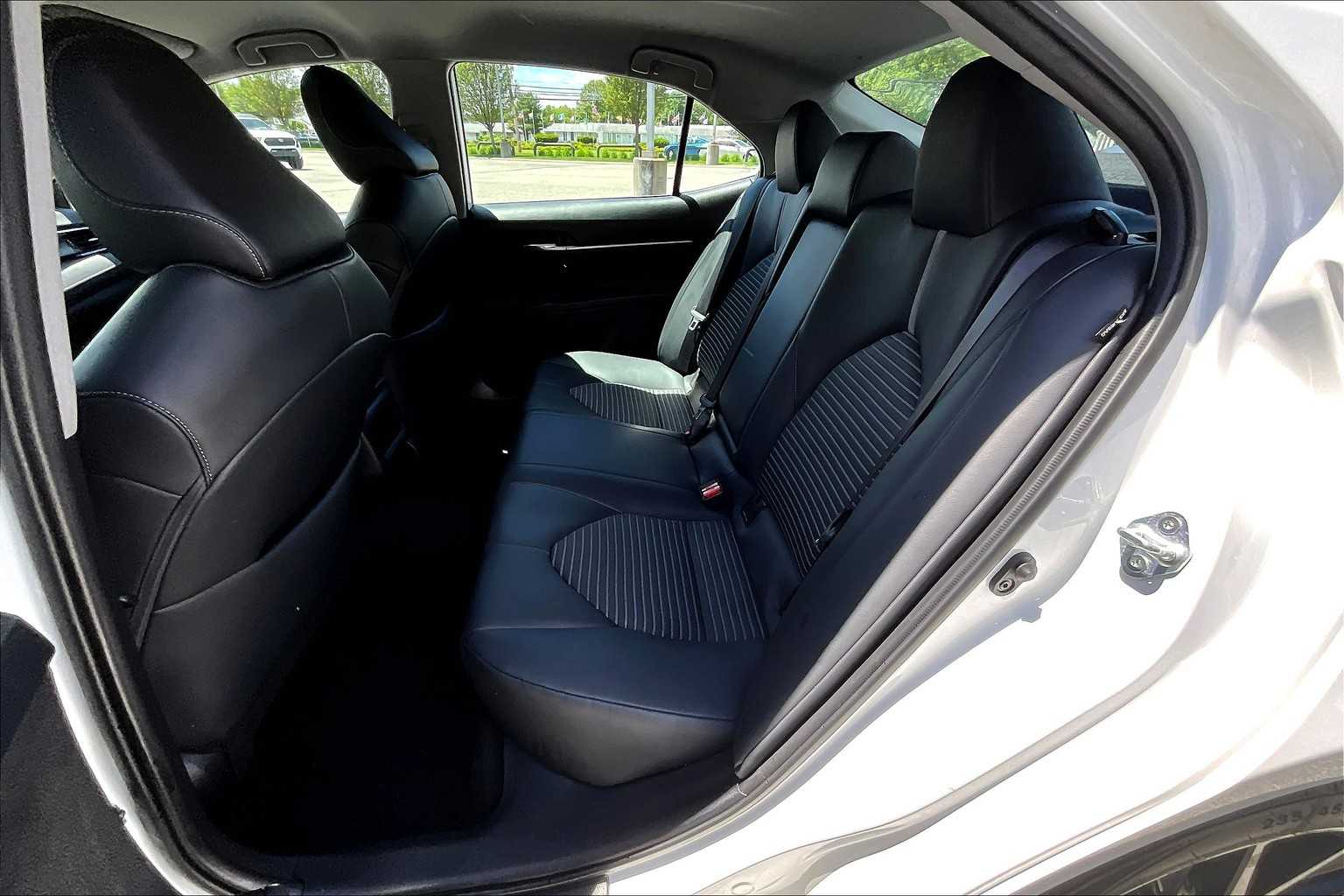 2023 Toyota Camry SE - Photo 15