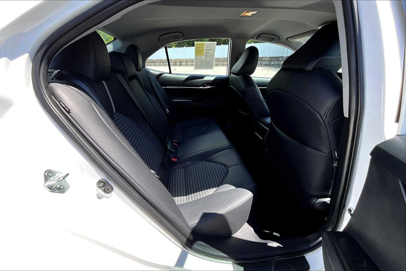 2023 Toyota Camry SE - Photo 16