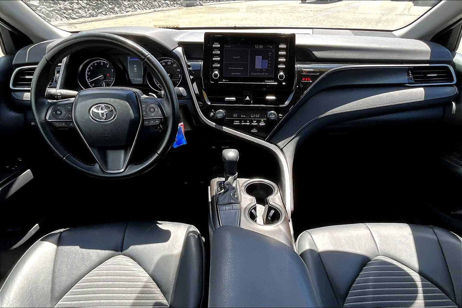 2023 Toyota Camry SE - Photo 21