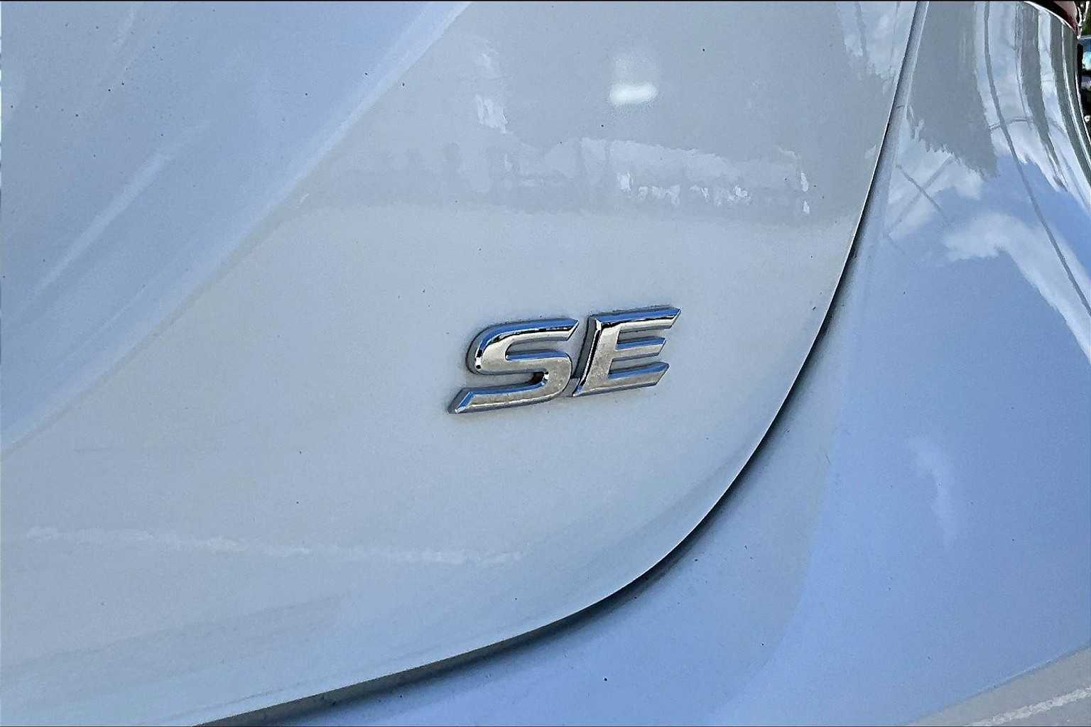 2023 Toyota Camry SE - Photo 28