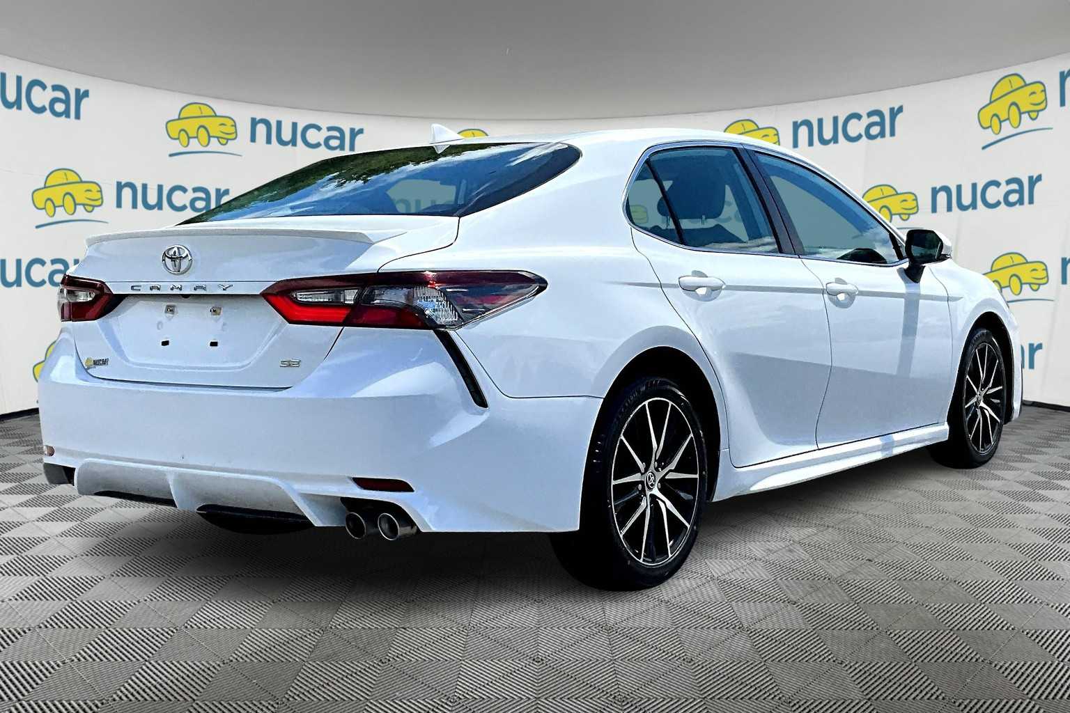 2023 Toyota Camry SE - Photo 6