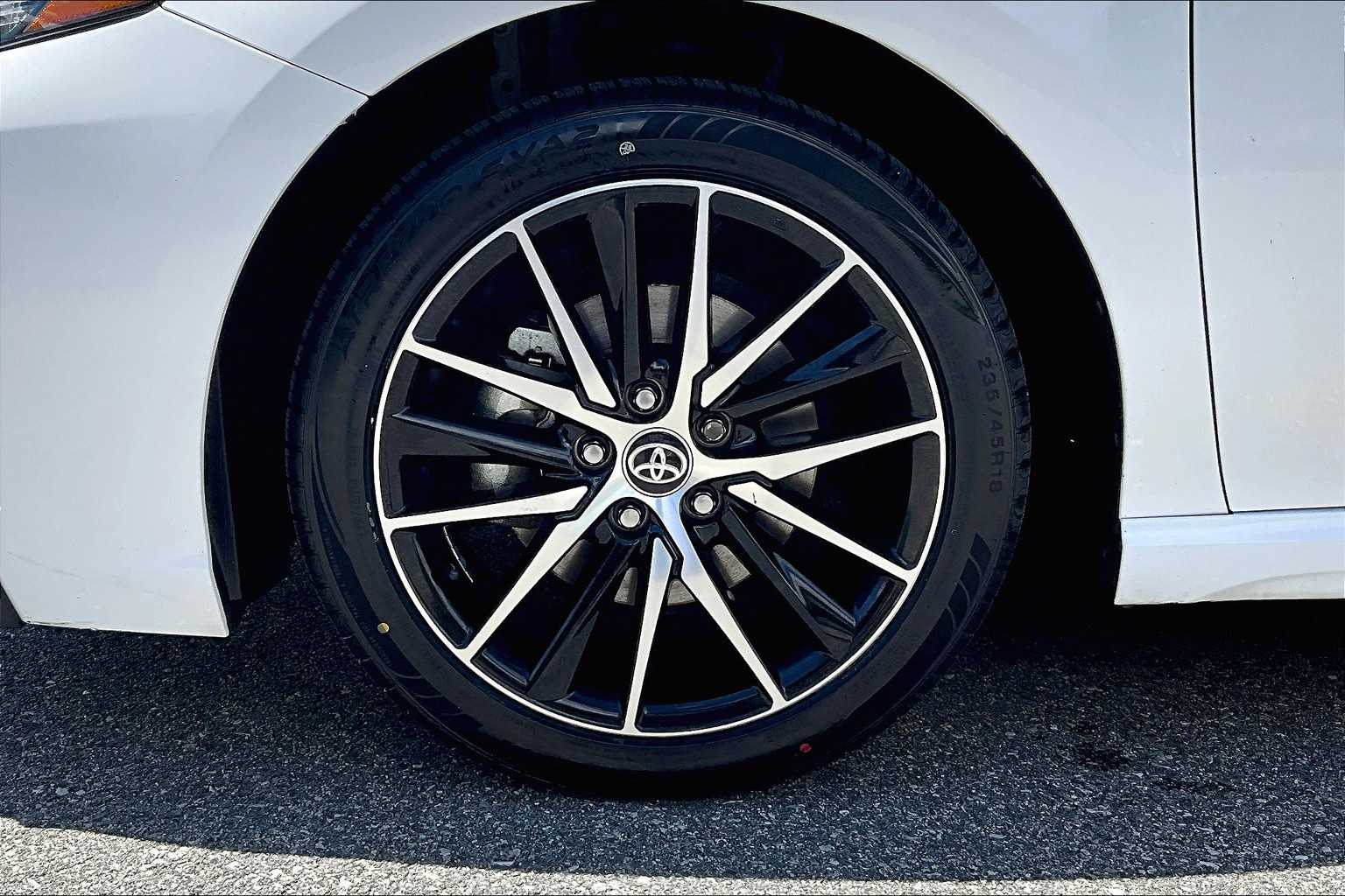 2023 Toyota Camry SE - Photo 7