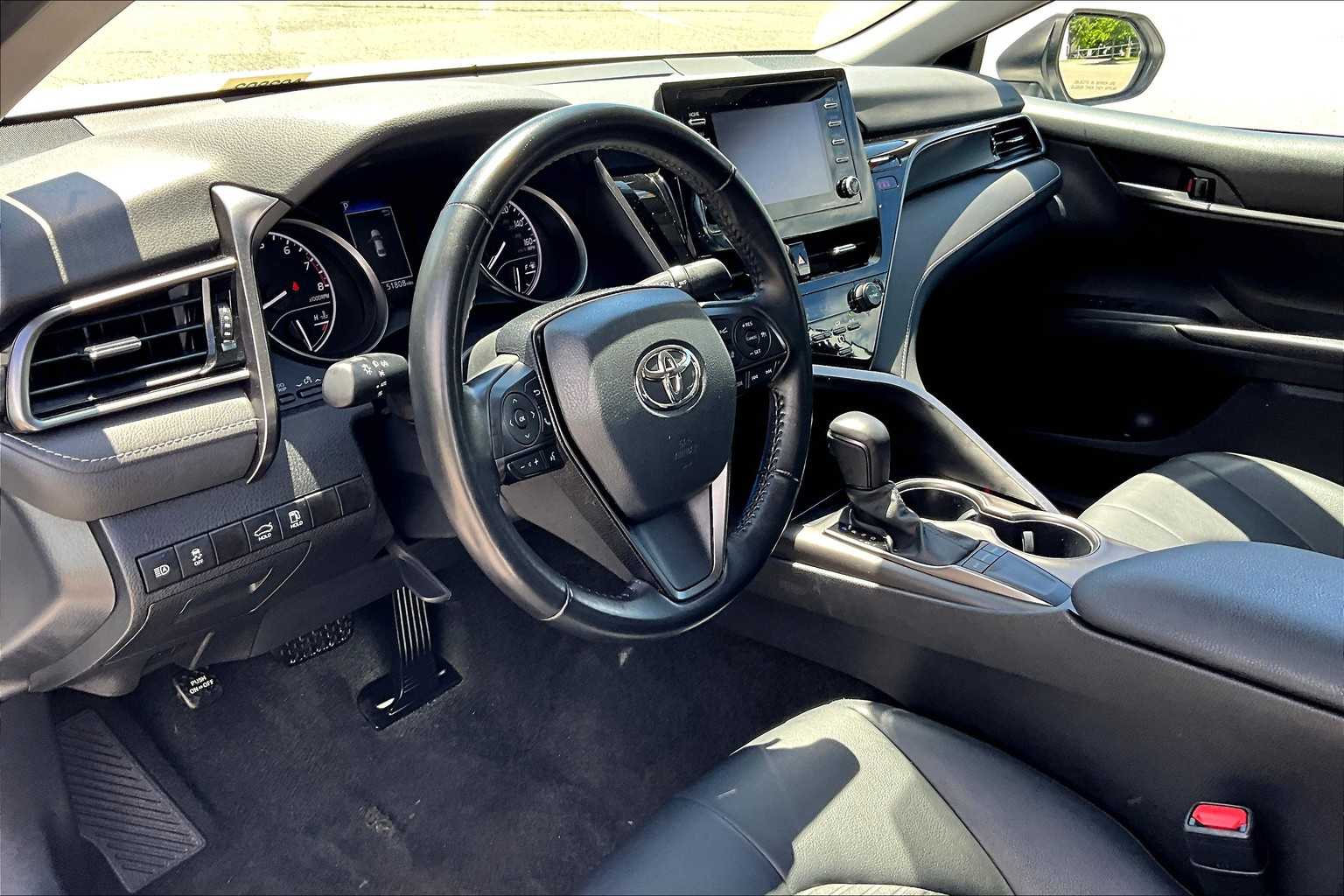 2023 Toyota Camry SE - Photo 8