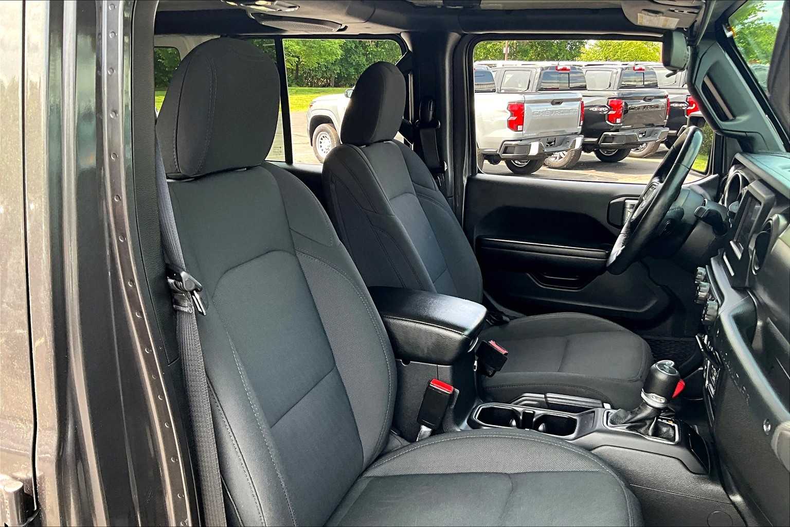 2021 Jeep Wrangler Unlimited Willys - Photo 11