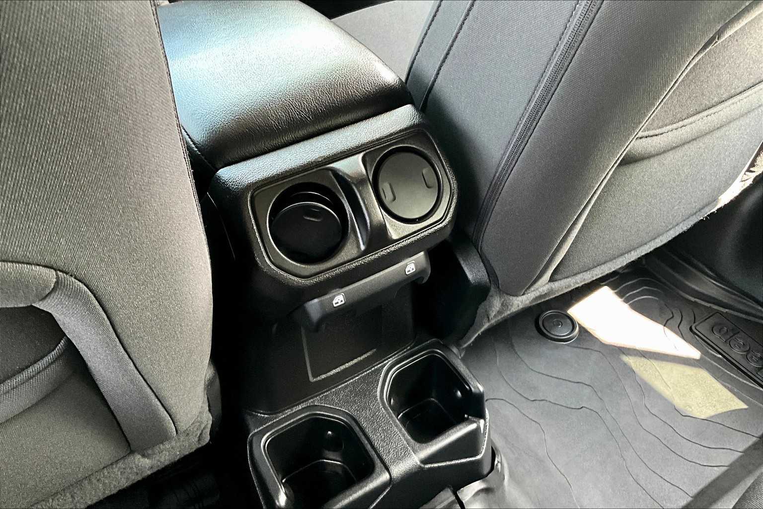 2021 Jeep Wrangler Unlimited Willys - Photo 25