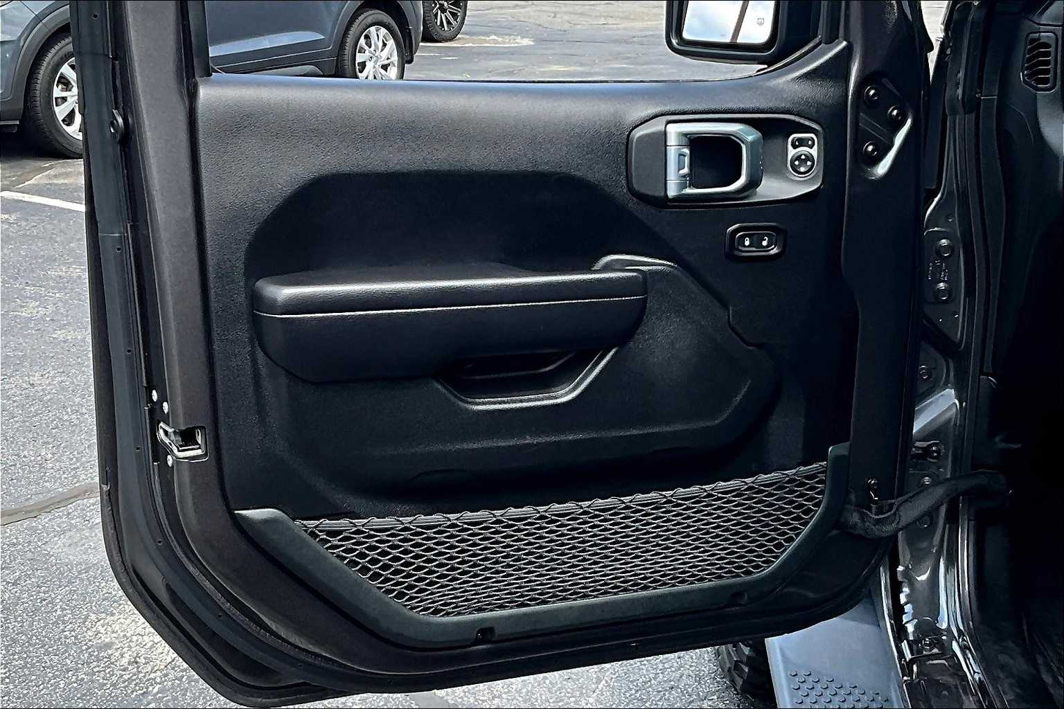 2021 Jeep Wrangler Unlimited Willys - Photo 9