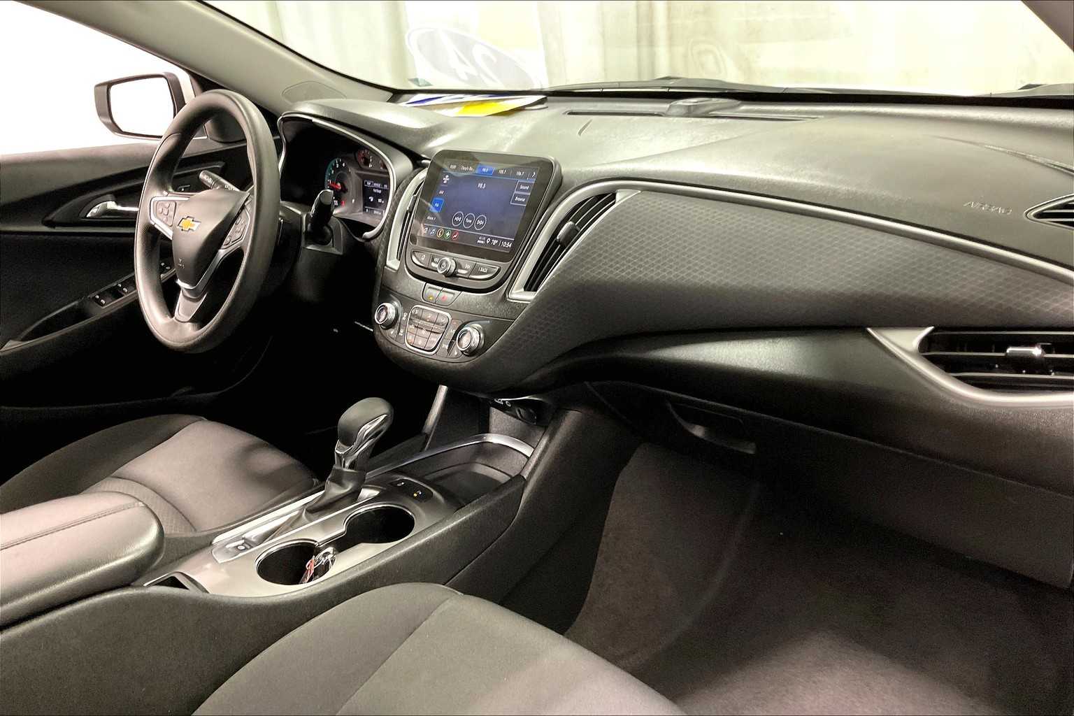 2024 Chevrolet Malibu LT - Photo 14