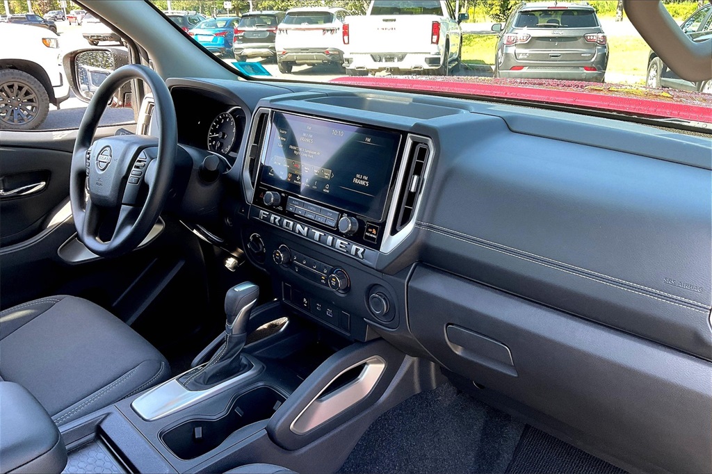 2025 Nissan Frontier SV - Photo 14