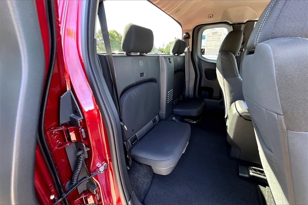 2025 Nissan Frontier SV - Photo 19