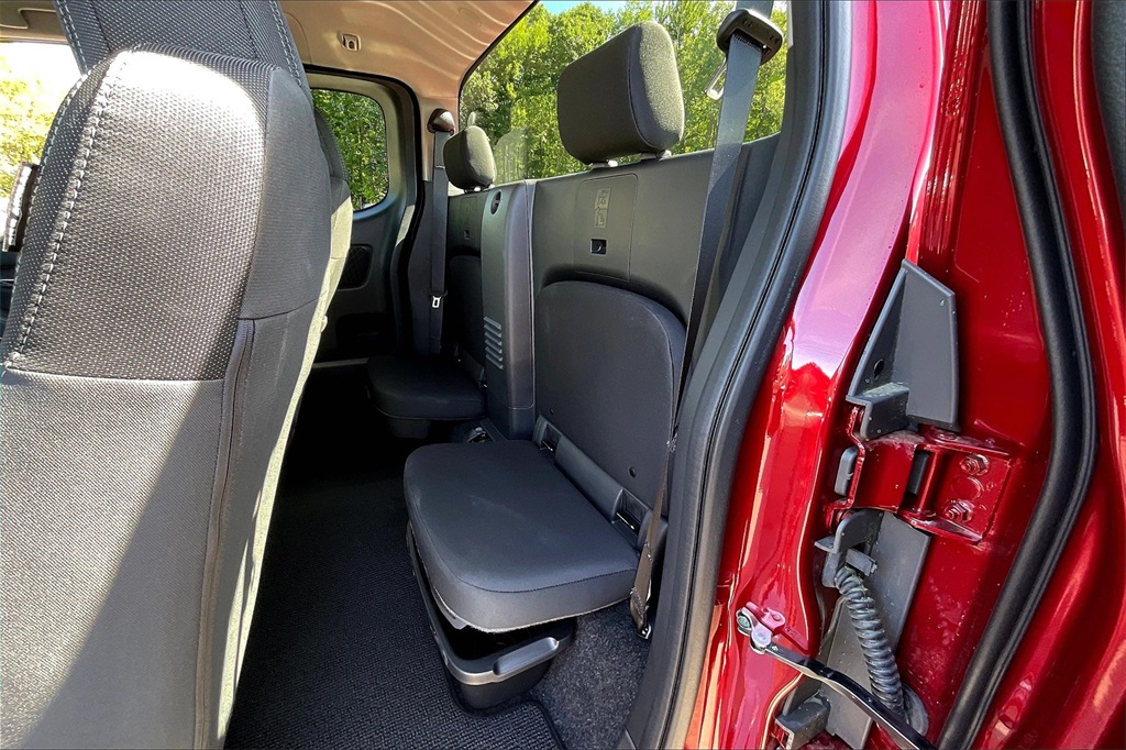 2025 Nissan Frontier SV - Photo 25