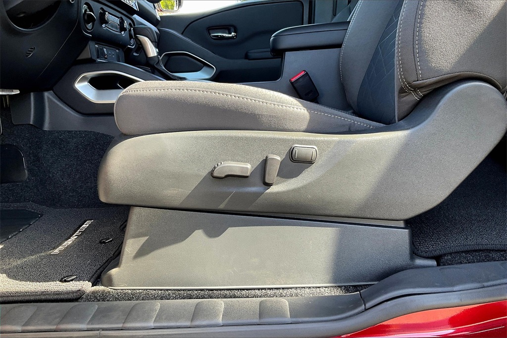 2025 Nissan Frontier SV - Photo 27