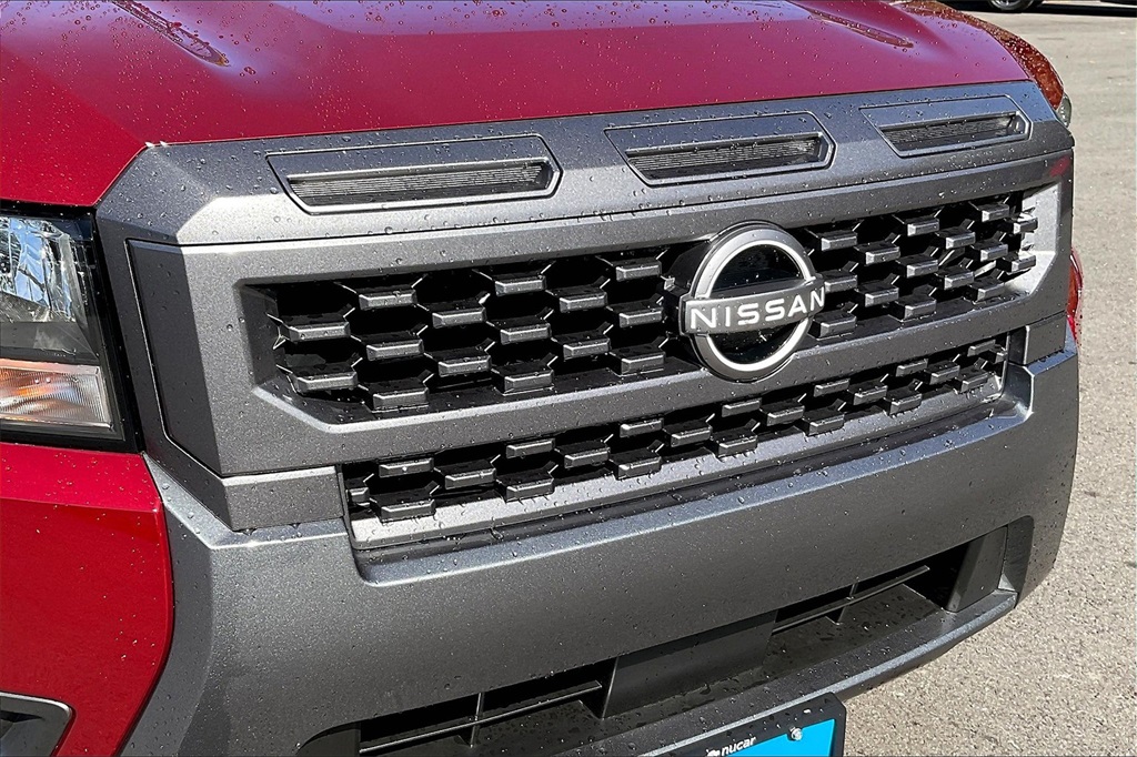 2025 Nissan Frontier SV - Photo 31