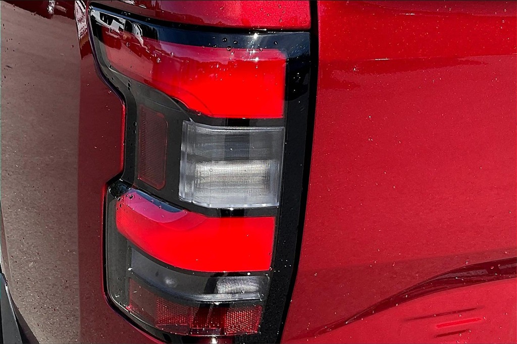 2025 Nissan Frontier SV - Photo 33