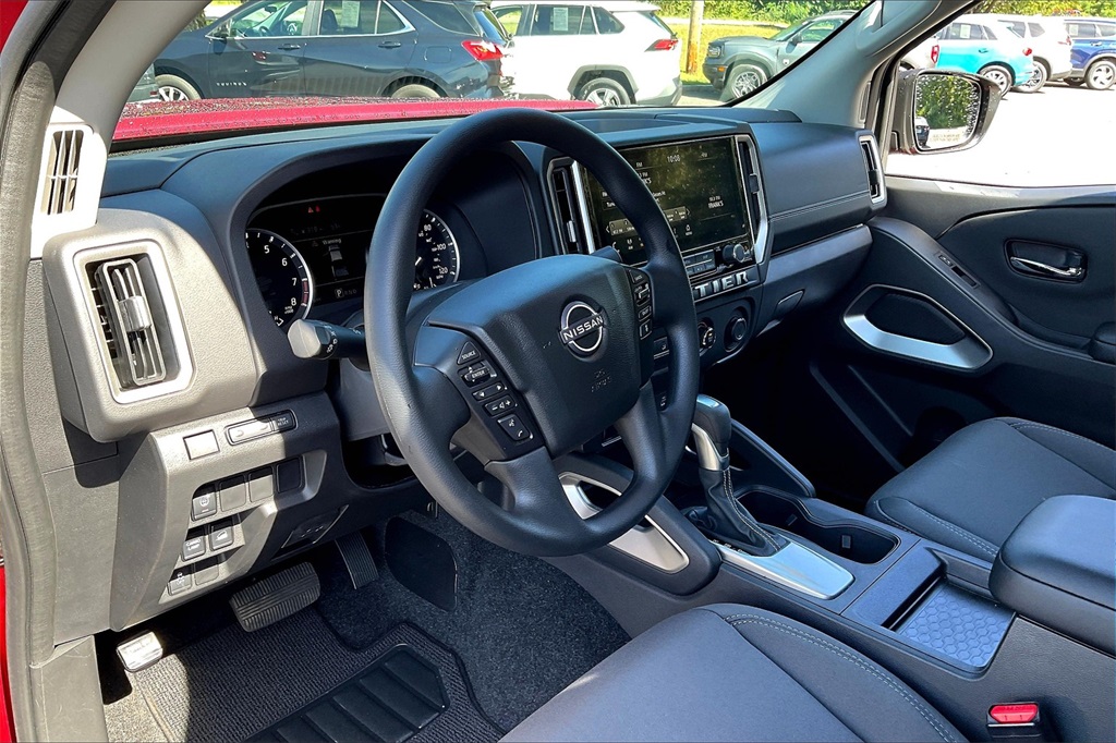 2025 Nissan Frontier SV - Photo 8