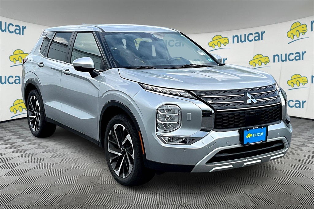 2023 Mitsubishi Outlander SE