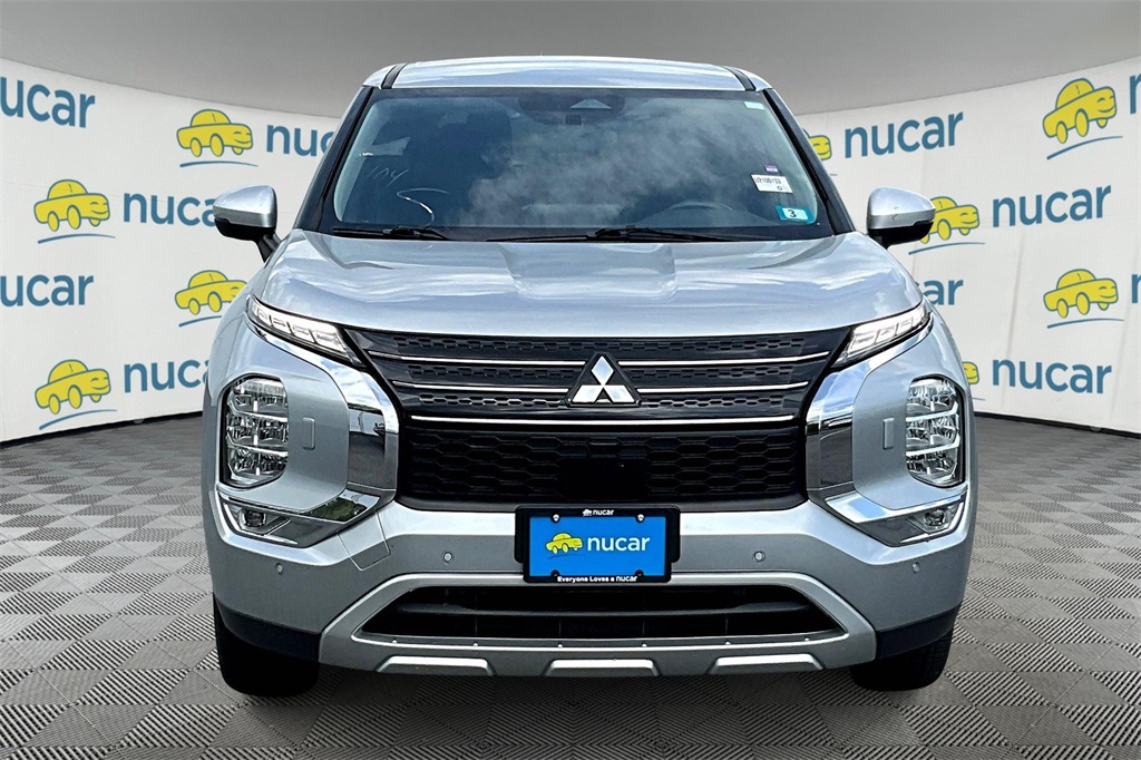 2023 Mitsubishi Outlander SE - Photo 2