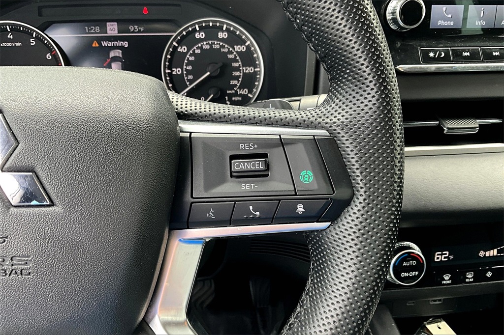 2023 Mitsubishi Outlander SE - Photo 24