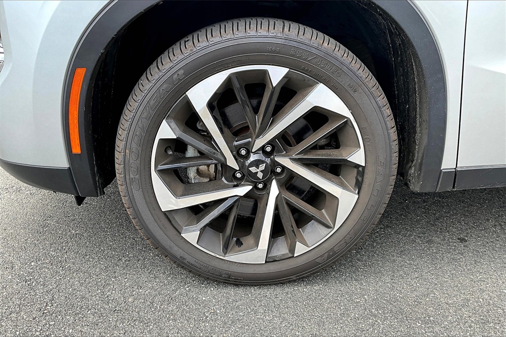 2023 Mitsubishi Outlander SE - Photo 7
