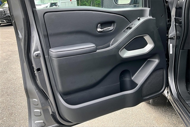 2025 Nissan Frontier SV - Photo 18
