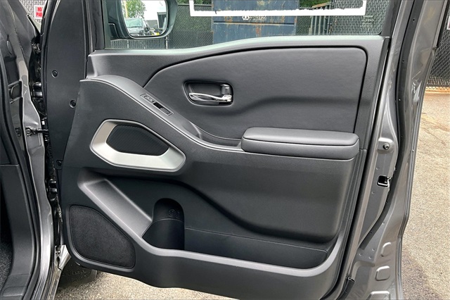 2025 Nissan Frontier SV - Photo 19