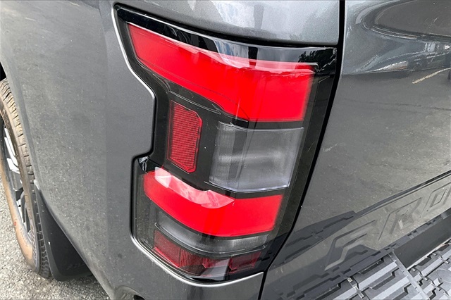 2025 Nissan Frontier SV - Photo 32
