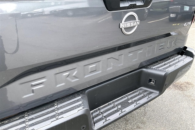 2025 Nissan Frontier SV - Photo 8