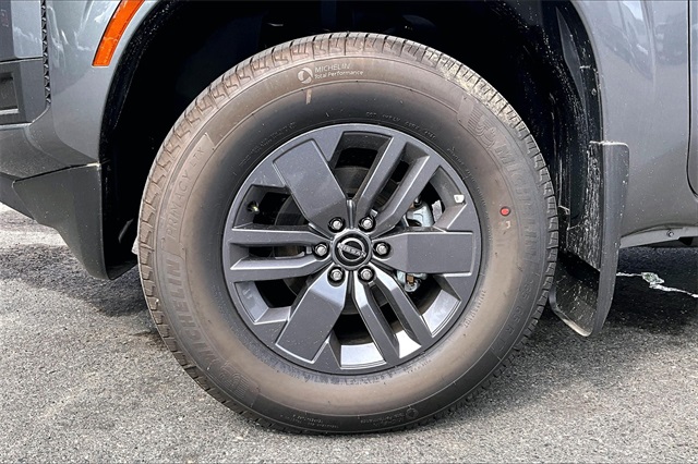 2025 Nissan Frontier SV - Photo 9