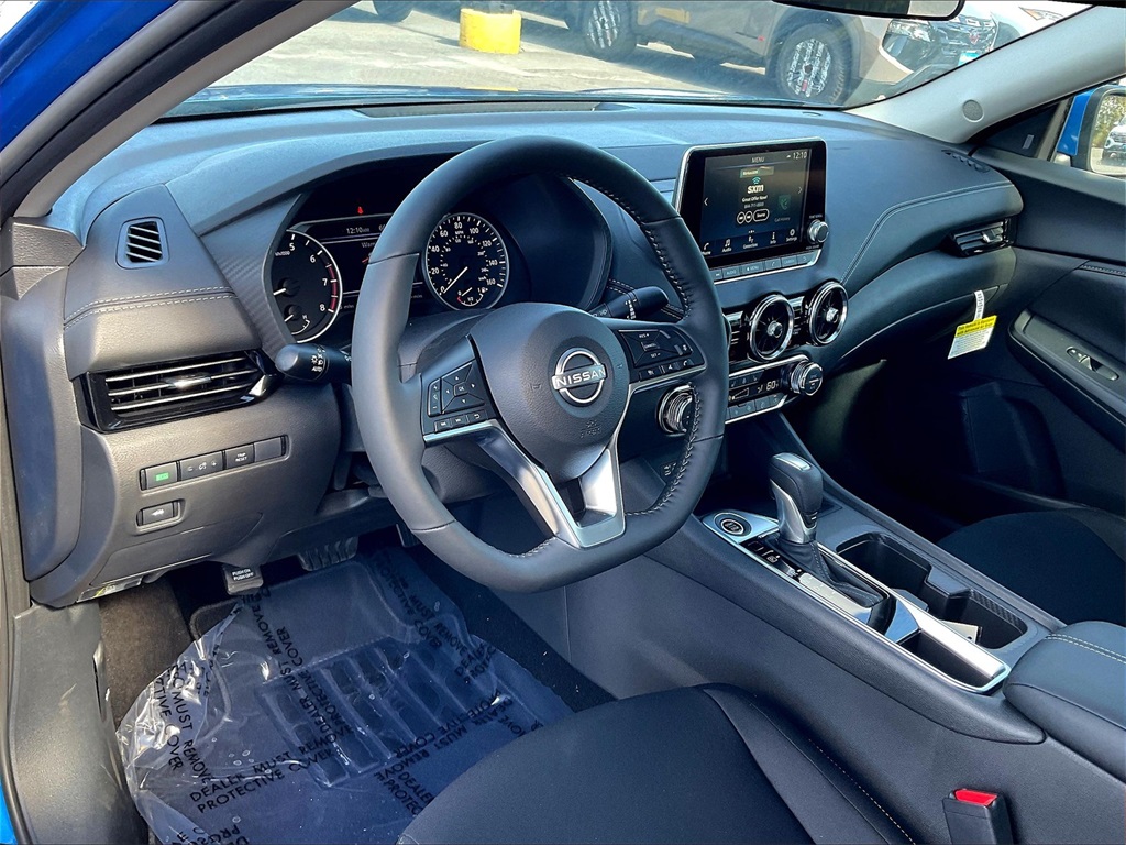 2025 Nissan Sentra SV - Photo 9