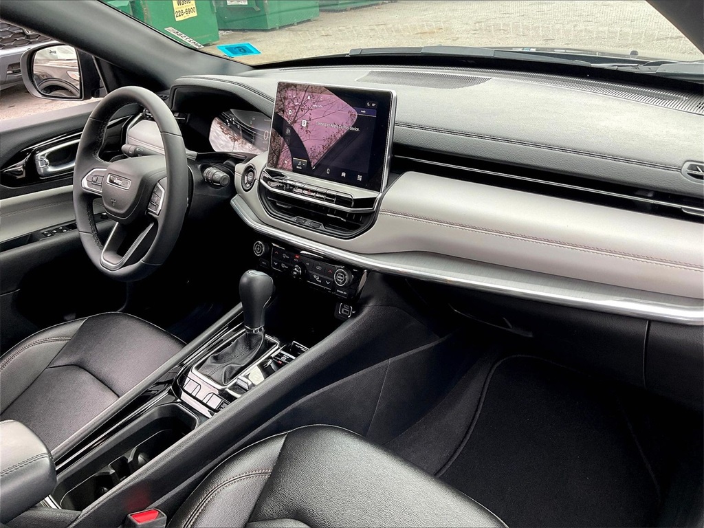 2024 Jeep Compass Limited - Photo 13