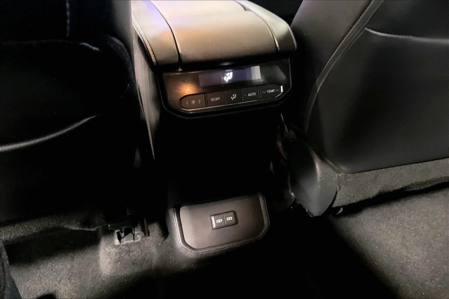 2024 Toyota Highlander XLE - Photo 28