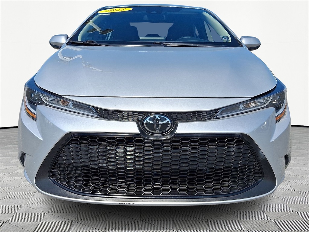 2021 Toyota Corolla LE - Photo 2